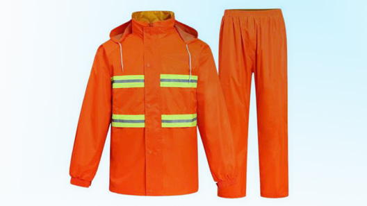 振弘帶你認(rèn)識(shí)漆黑雨夜里行走的光，反光雨衣